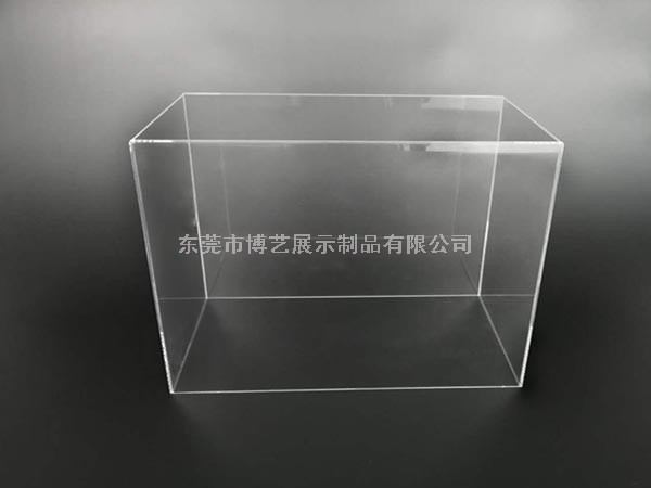 一個亞克力魚缸它比普通玻璃魚缸有著什么樣的優(yōu)勢呢？